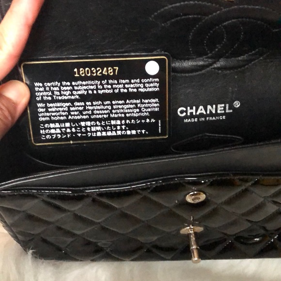 Authentic Chanel Patent Quilted Purse!! - Picture 6 of 9